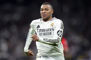 Top 10 des tweets « Has Mbappé scored a free-kick »