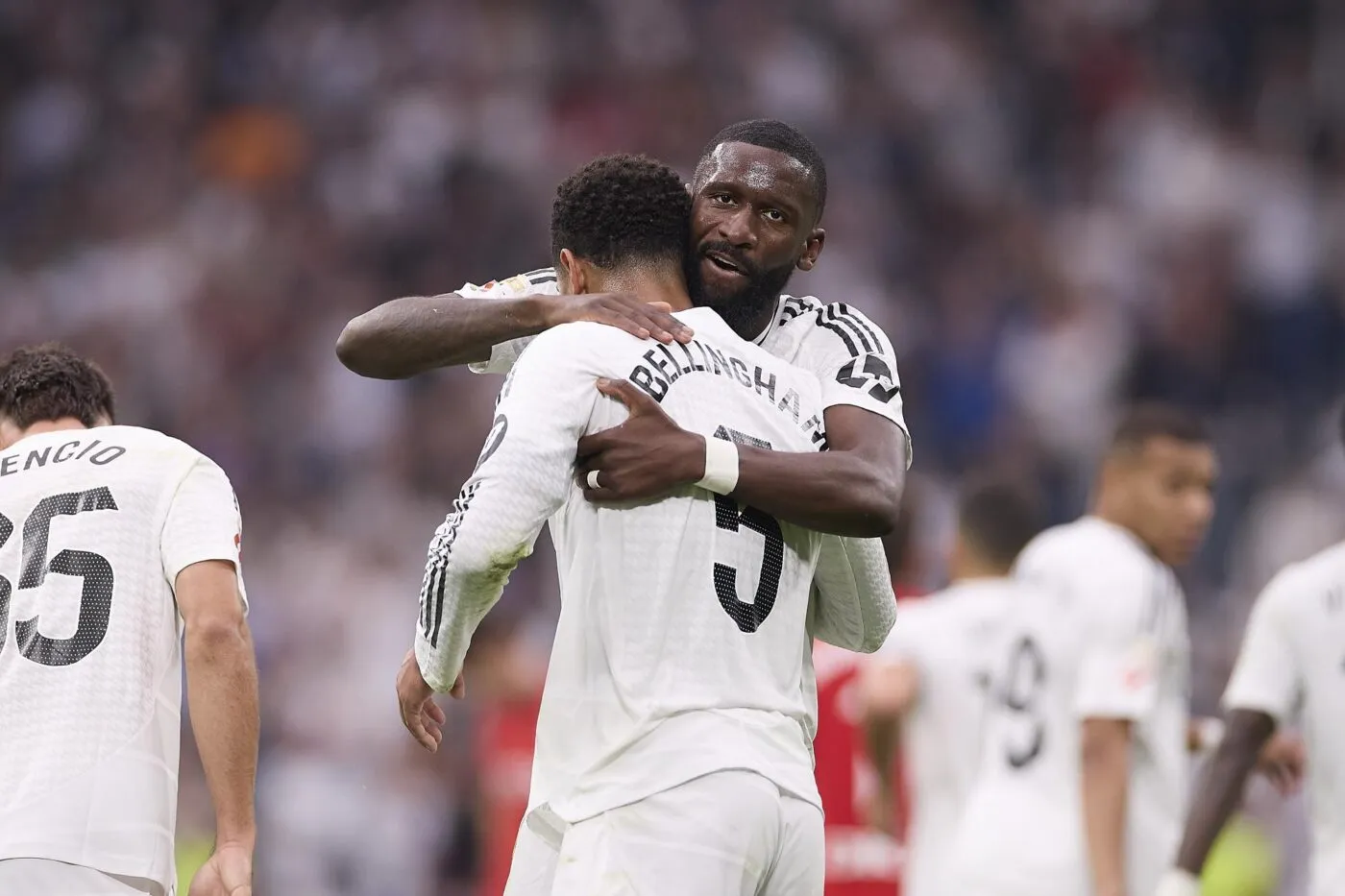 Jude Bellingham et Antonio Rüdiger ont échangé des mots doux à l’entraînement
